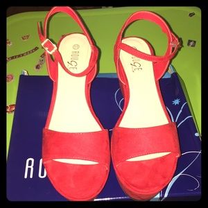Rouge platform sandals size 11